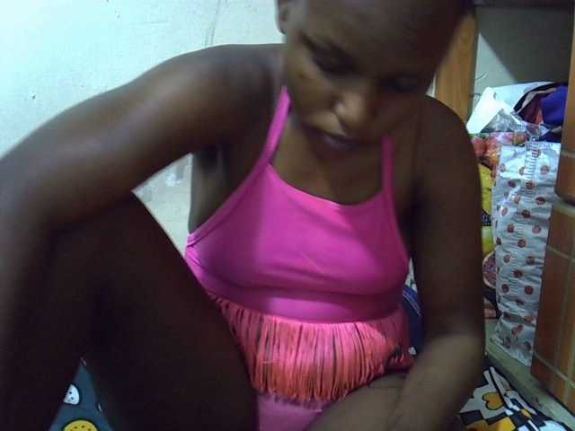 Live sex webcam photo for Trishadoll #277740294