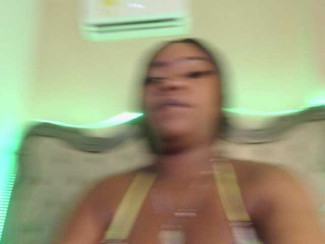 Live sex webcam photo for TrixieMar #277987325