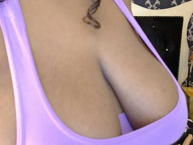 Live sex webcam photo for TrixieMar #290423537