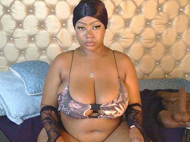 Live sex webcam photo for TrixieMar #291949485