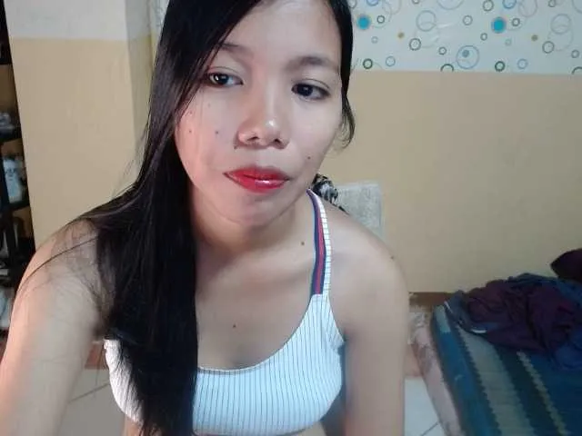 Live sex webcam photo for TrixieSoHottt #273561071