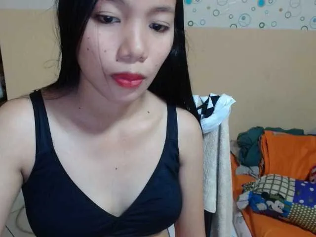Live sex webcam photo for TrixieSoHottt #273588469