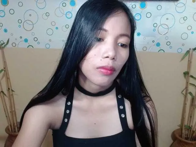 Live sex webcam photo for TrixieSoHottt #273835264