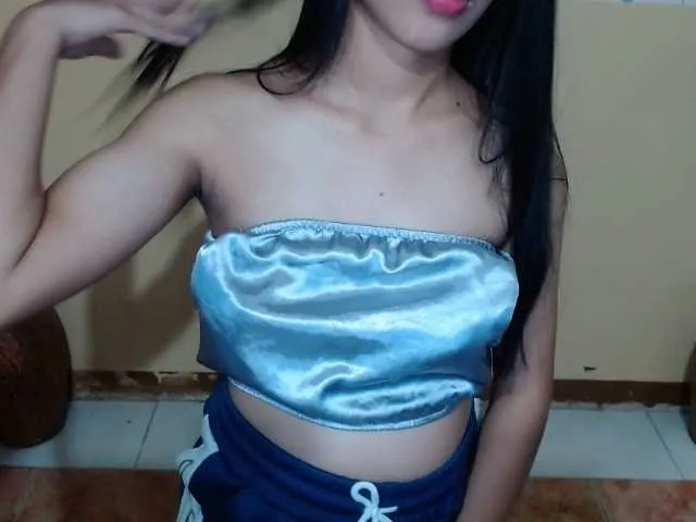 Live sex webcam photo for TrixieSoHottt #273886268