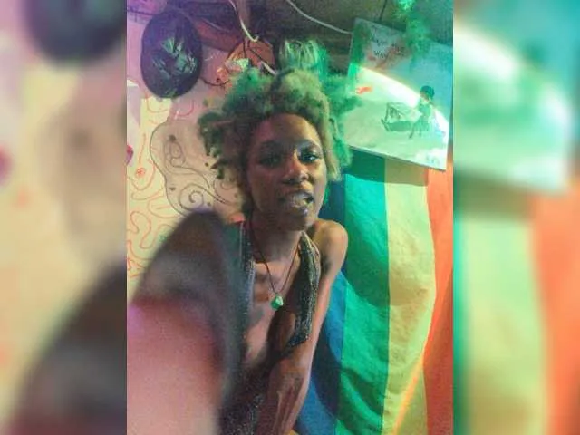 Live sex webcam photo for TrixxieMorell #274452041