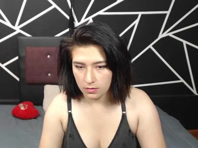 Live sex webcam photo for Trixy69 #271794250