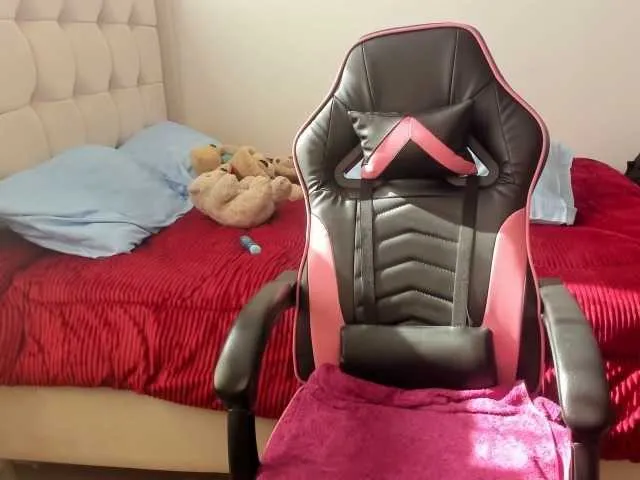 Live sex webcam photo for Trizzytariaa #291157786