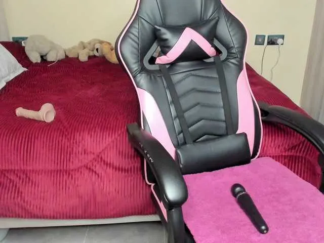 Live sex webcam photo for Trizzytariaa #291740829