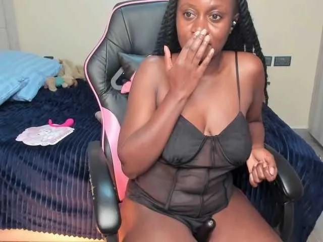 Live sex webcam photo for Trizzytariaa #292640842