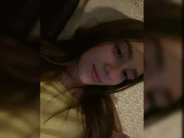 Live sex webcam photo for Trofikkisa #275960764