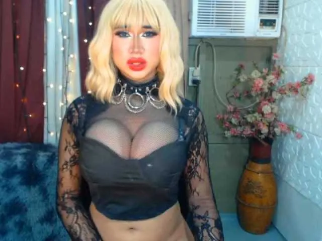 Live sex webcam photo for TsGiganticSelfsuckers #275575613