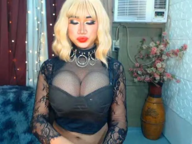 Live sex webcam photo for TsGiganticSelfsuckers #275578166