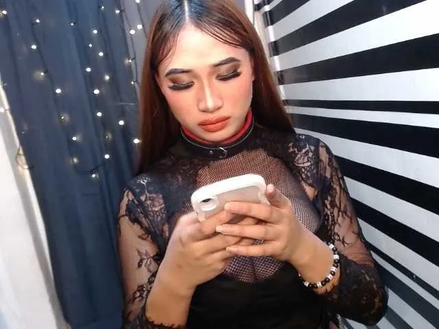 Live sex webcam photo for TsGiganticSelfsuckers #276081427