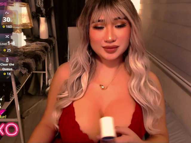 Live sex webcam photo for TsGiganticSelfsuckers #291736274