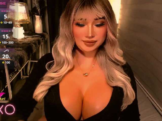 Live sex webcam photo for TsGiganticSelfsuckers #291815111