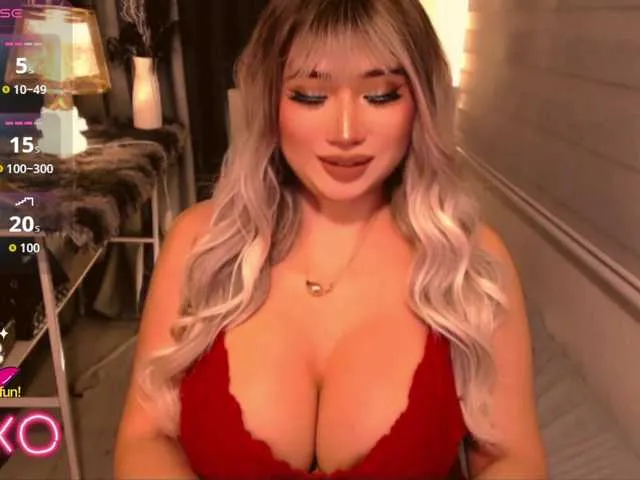 Live sex webcam photo for TsGiganticSelfsuckers #291882066