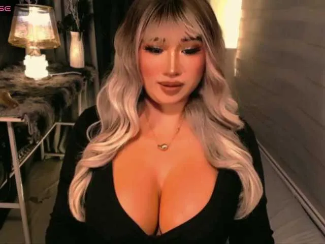 Live sex webcam photo for TsGiganticSelfsuckers #292059231