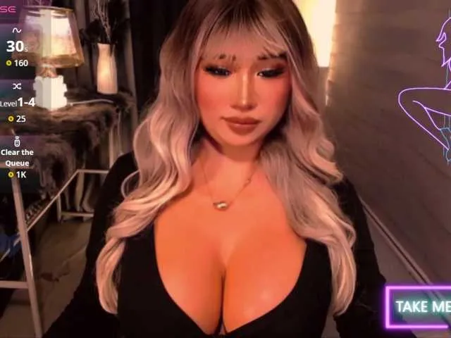 Live sex webcam photo for TsGiganticSelfsuckers #292062118