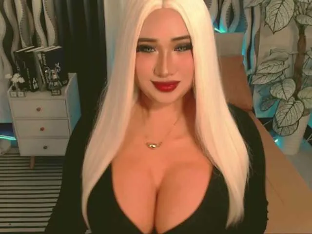 Live sex webcam photo for TsGiganticSelfsuckers #292134986