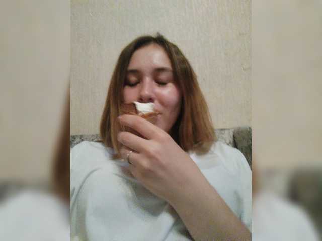 Live sex webcam photo for Tsitsaa #273701599