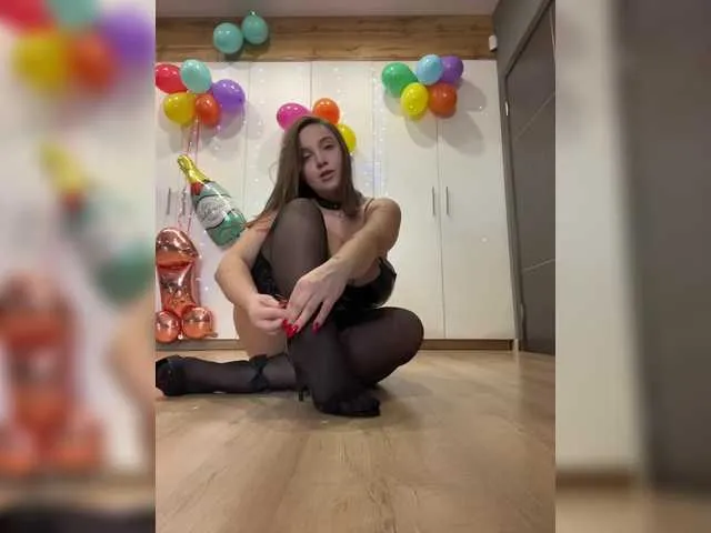 Live sex webcam photo for Tuda--Suda #290368434