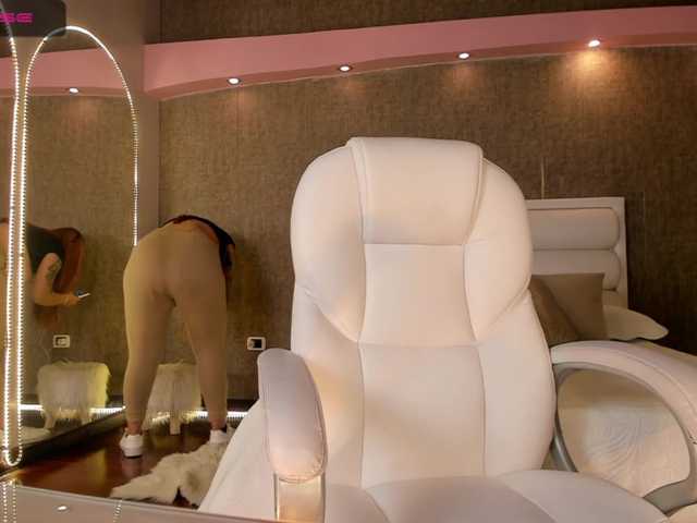 Live sex webcam photo for Tulipa1 #272995694