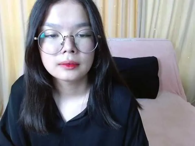 Live sex webcam photo for TumiYun #276383788