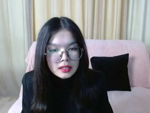 Live sex webcam photo for TumiYun #276417306