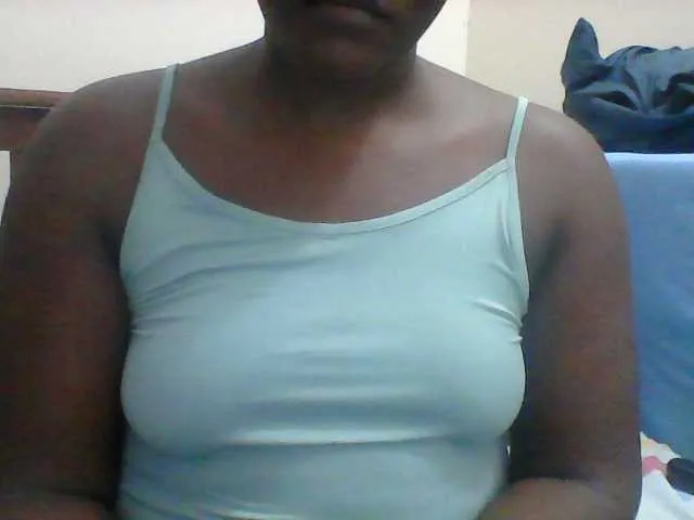 Live sex webcam photo for Tunisia25 #276103383