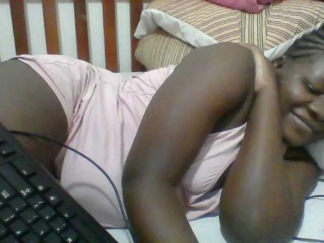 Live sex webcam photo for Tunisia25 #276669415