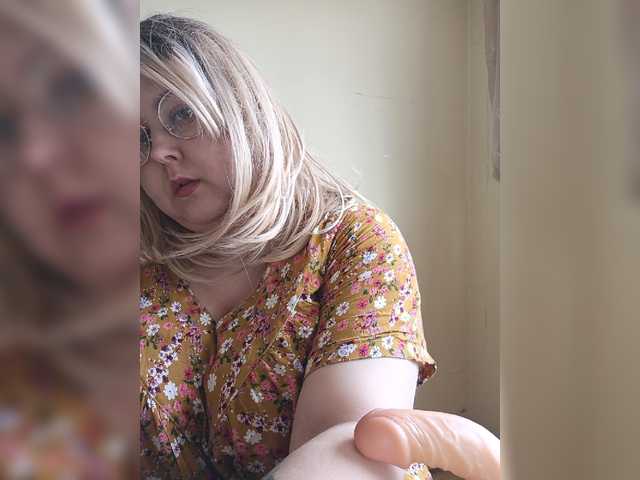 Live sex webcam photo for TvoiaOdaliska #277587384