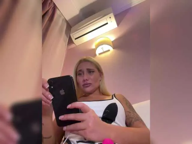 Live sex webcam photo for Tvoyasamka77 #290788762