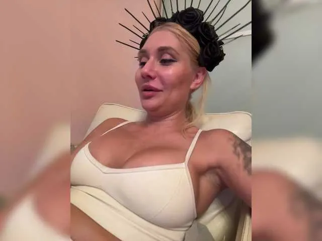 Live sex webcam photo for Tvoyasamka77 #291208387