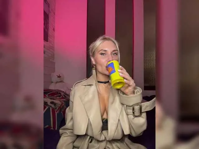 Live sex webcam photo for Tvoyasamka77 #292215990
