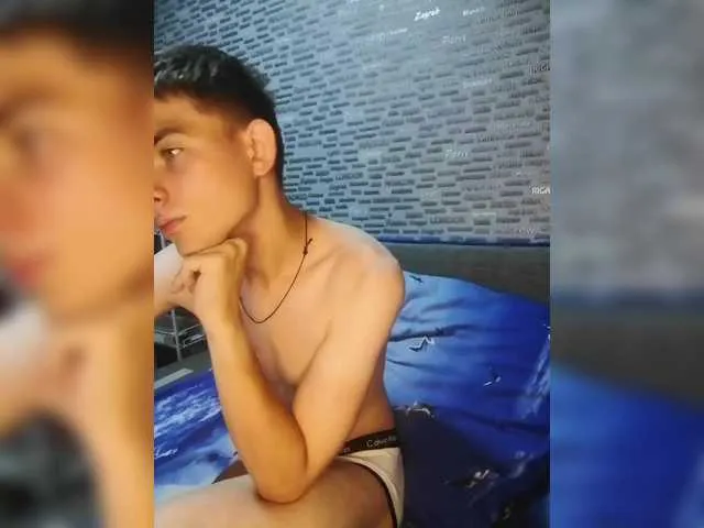 Live sex webcam photo for Twink-Oliver #290015745
