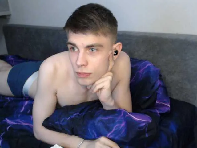 Live sex webcam photo for Twink-Oliver #293531699