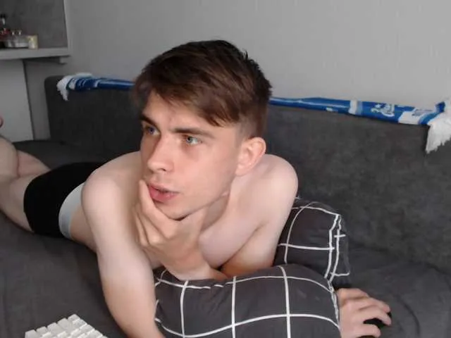 Live sex webcam photo for Twink-Oliver #293943311