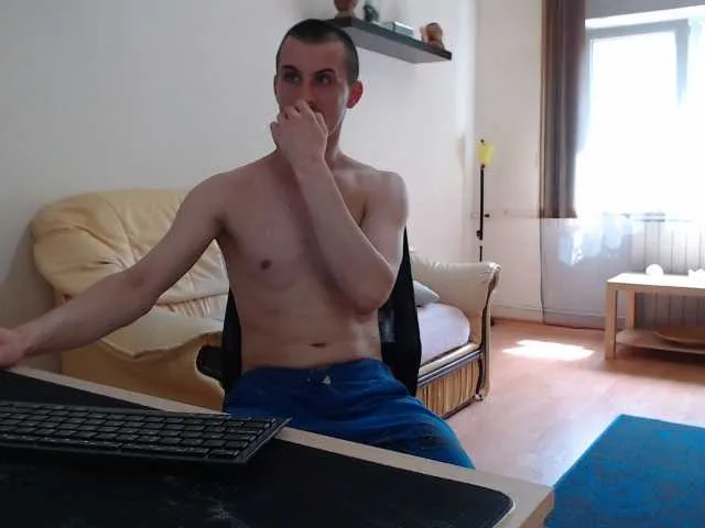 Live sex webcam photo for TwinkLuke #275499295