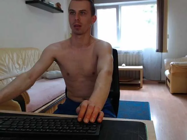 Live sex webcam photo for TwinkLuke #275543048