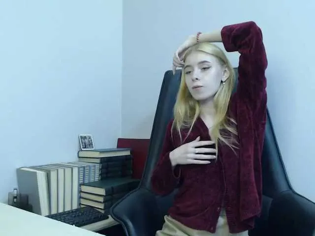 Live sex webcam photo for TwinsKarina #274247819