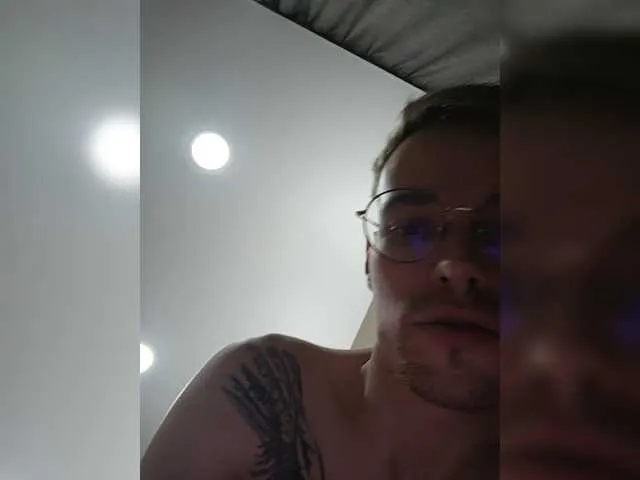 Live sex webcam photo for TwoFox #276975023