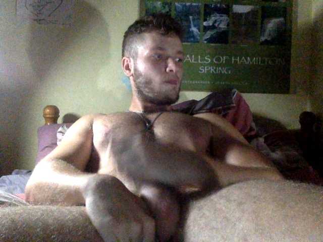 Live sex webcam photo for Tylerrykan25 #275507006