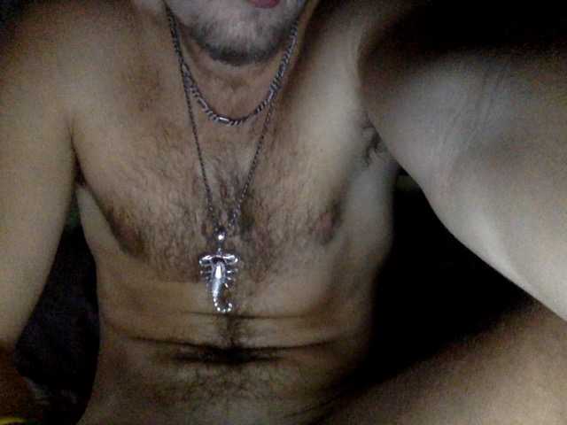 Live sex webcam photo for Tylerrykan25 #276743426