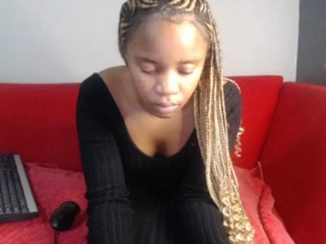 Live sex webcam photo for TyraXo #275854122