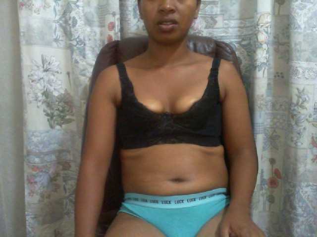 Live sex webcam photo for Undiee1 #290748237