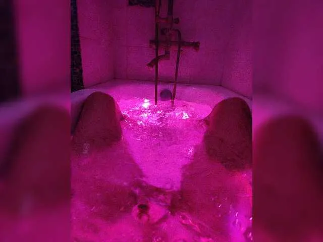 Live sex webcam photo for UndressAsap #276520878