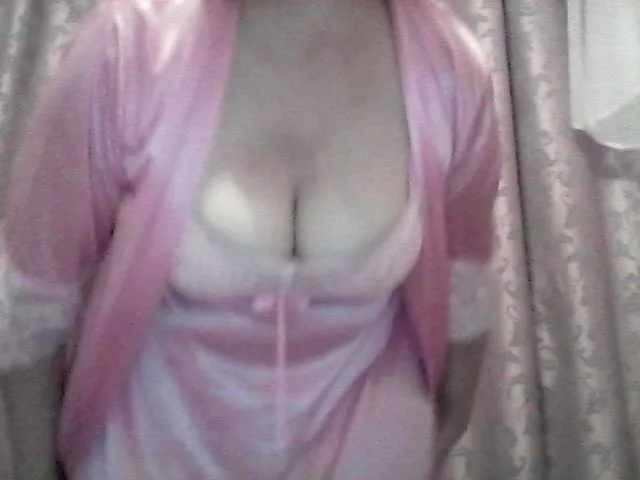 Live sex webcam photo for Ur-Mami #271786111