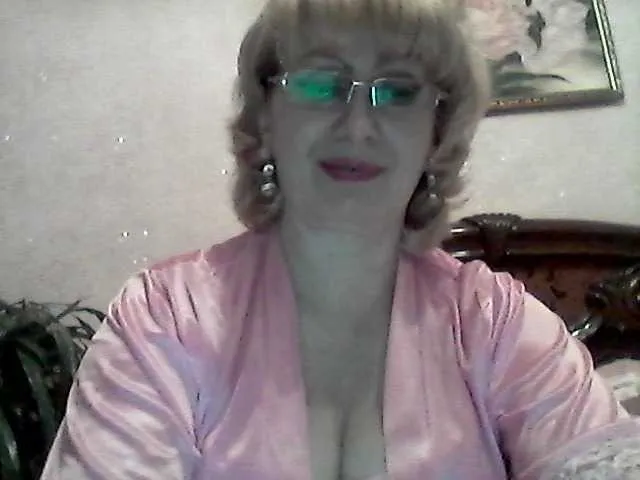 Live sex webcam photo for Ur-Mami #271830918