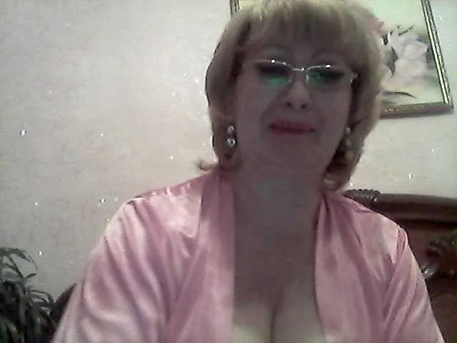 Live sex webcam photo for Ur-Mami #272218568