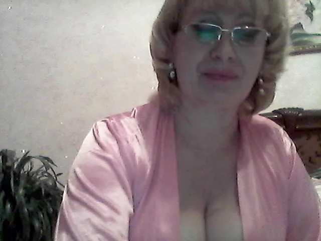 Live sex webcam photo for Ur-Mami #272970892